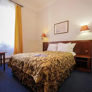 Hostal Red Carpet Polonia